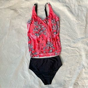 Beautiful Coral and Black High Waisted 2 Piece Tankini Floral Swimsuit Medium